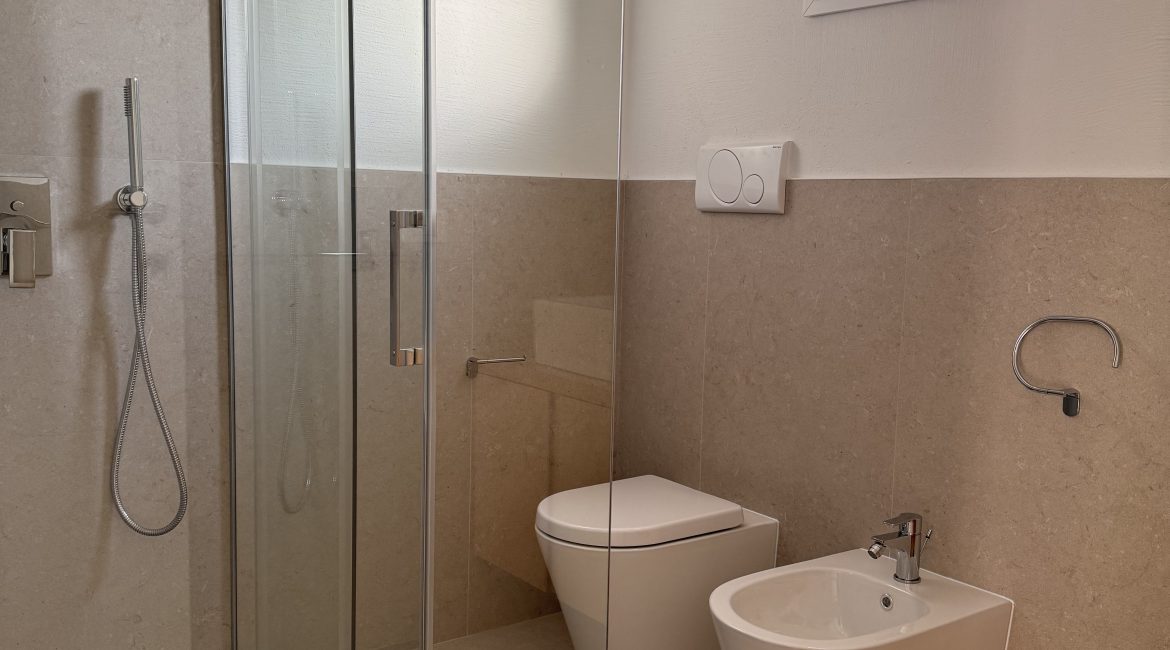 Li Giosi, cabina doccia